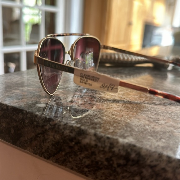 NWT - Steve Madden Sunglasses - Opthalmic quality - can be used for an rx - Picture 4 of 5